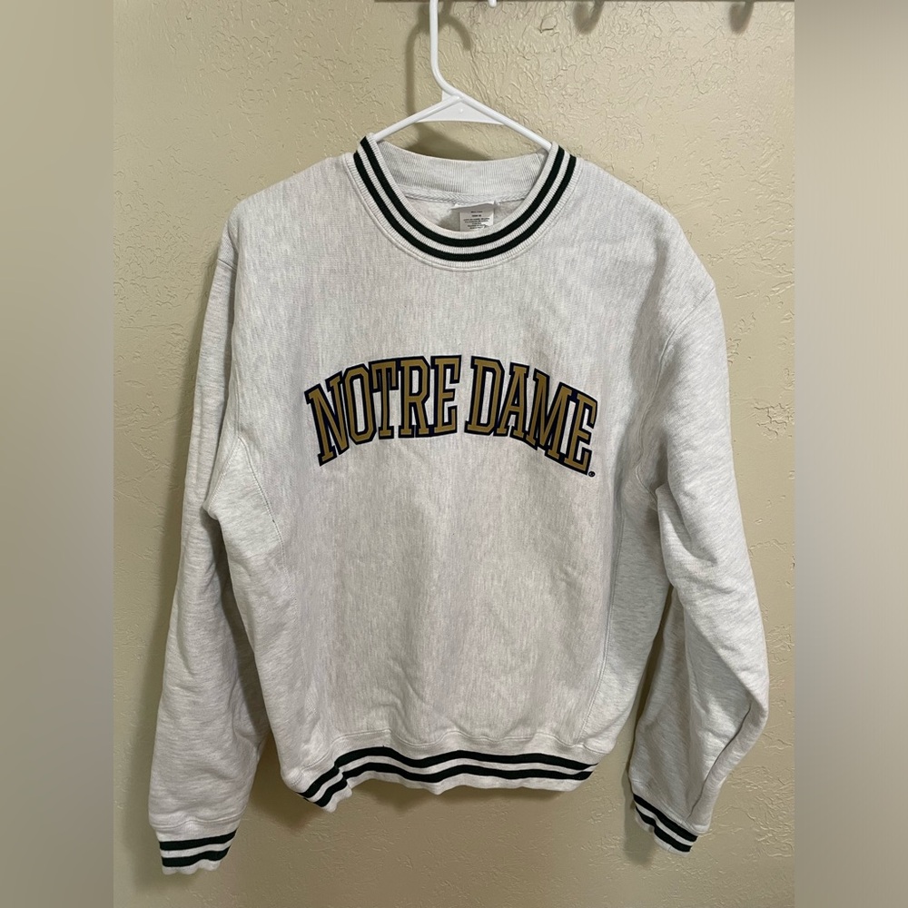 Vintage Oversized Women’s Size Medium Crewneck Notre Dame Sweatshirt